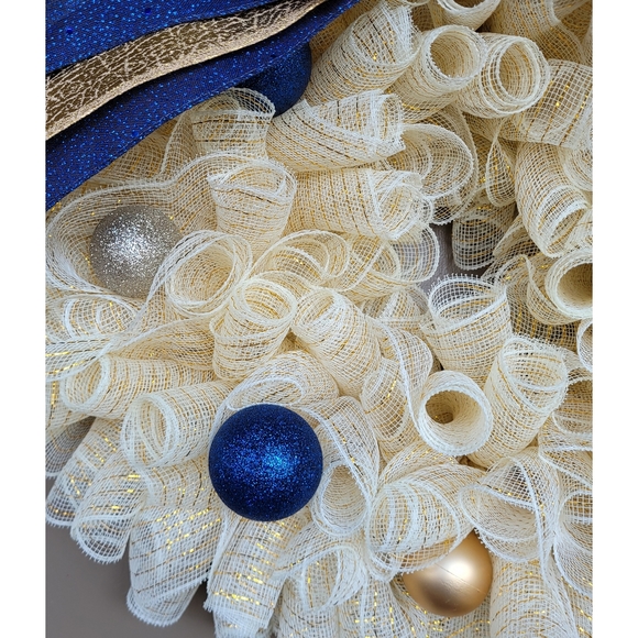 New Holiday Christmas Wreath 25" - Picture 3 of 4